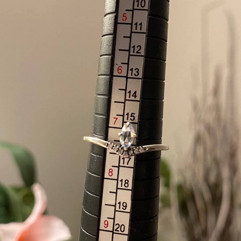 Pandora wishbone tiara ring - 7.5 size